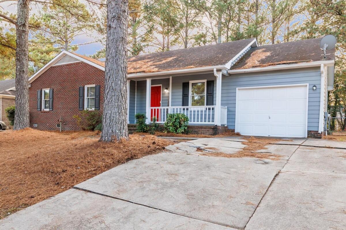 The Cliffdale Cottage Fayetteville Exterior photo