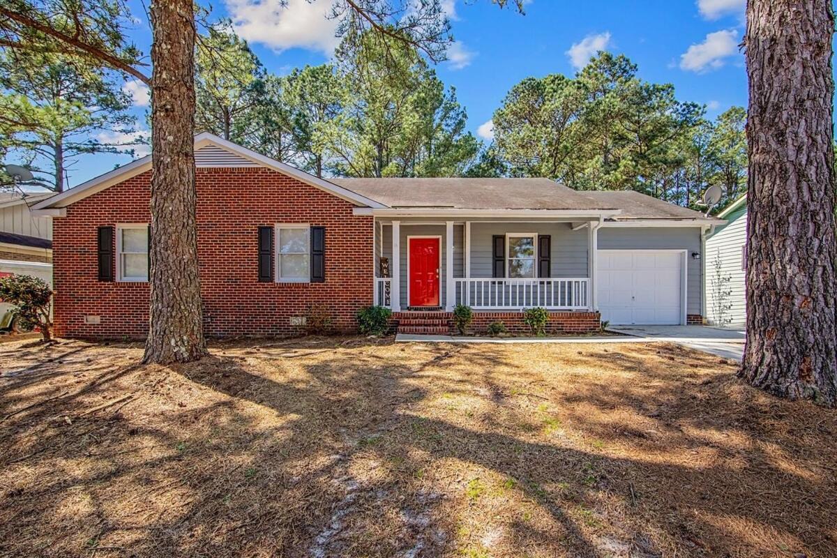The Cliffdale Cottage Fayetteville Exterior photo